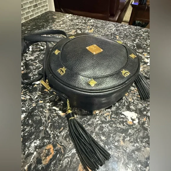 MCM Vintage Tambourine Bag
Made in Germany 🇩🇪 - Picture 11 of 11